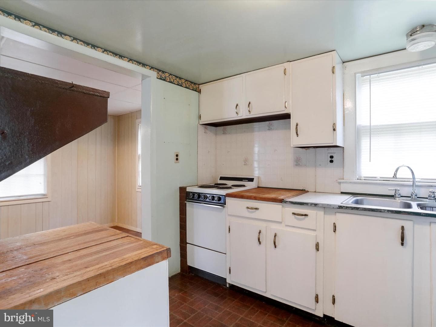 1612 Bedford Street photo 7