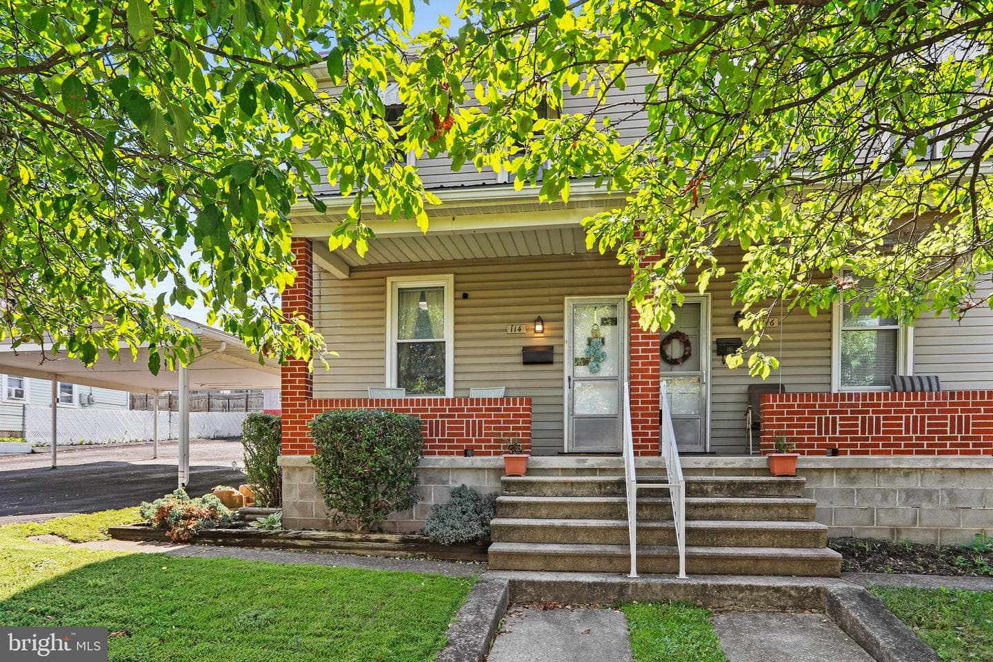 114 Grand Avenue photo 2