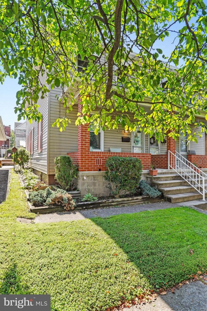 114 Grand Avenue photo 3