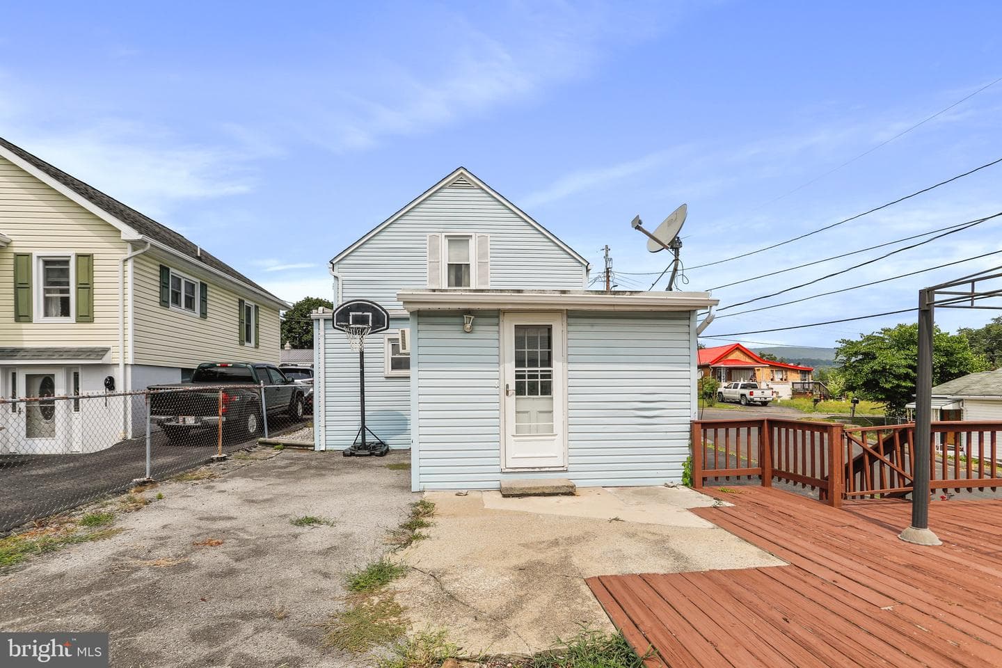 533 Fort Avenue photo 17