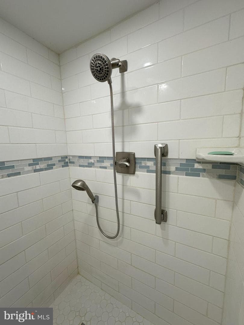 809 Valley View Drive photo 31