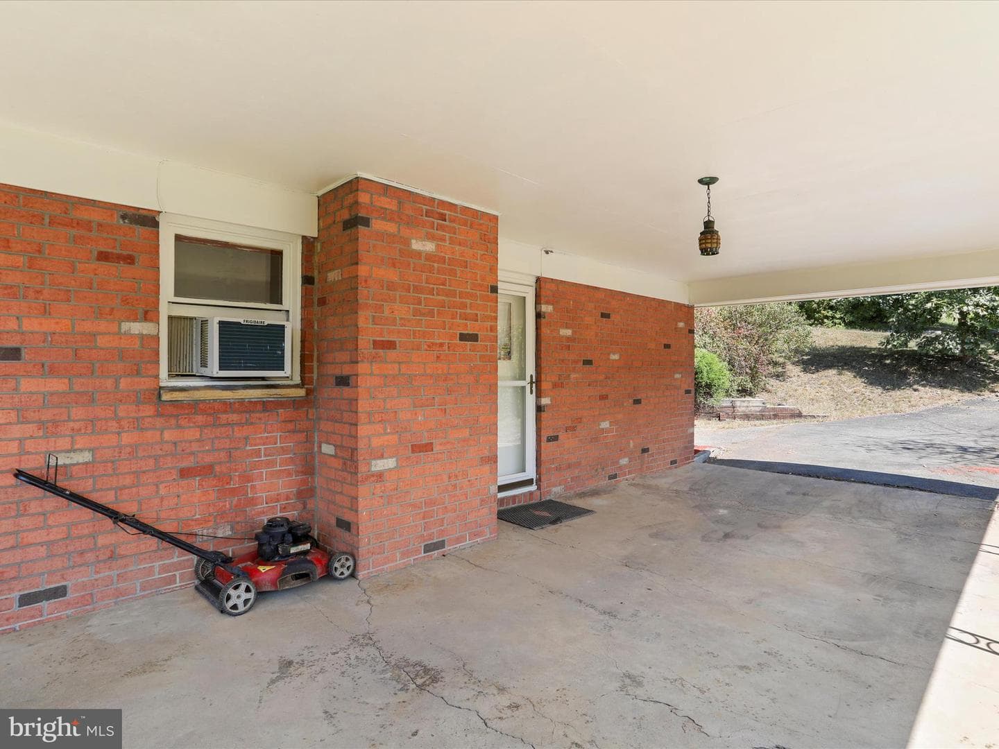 810 Winifred Road photo 29