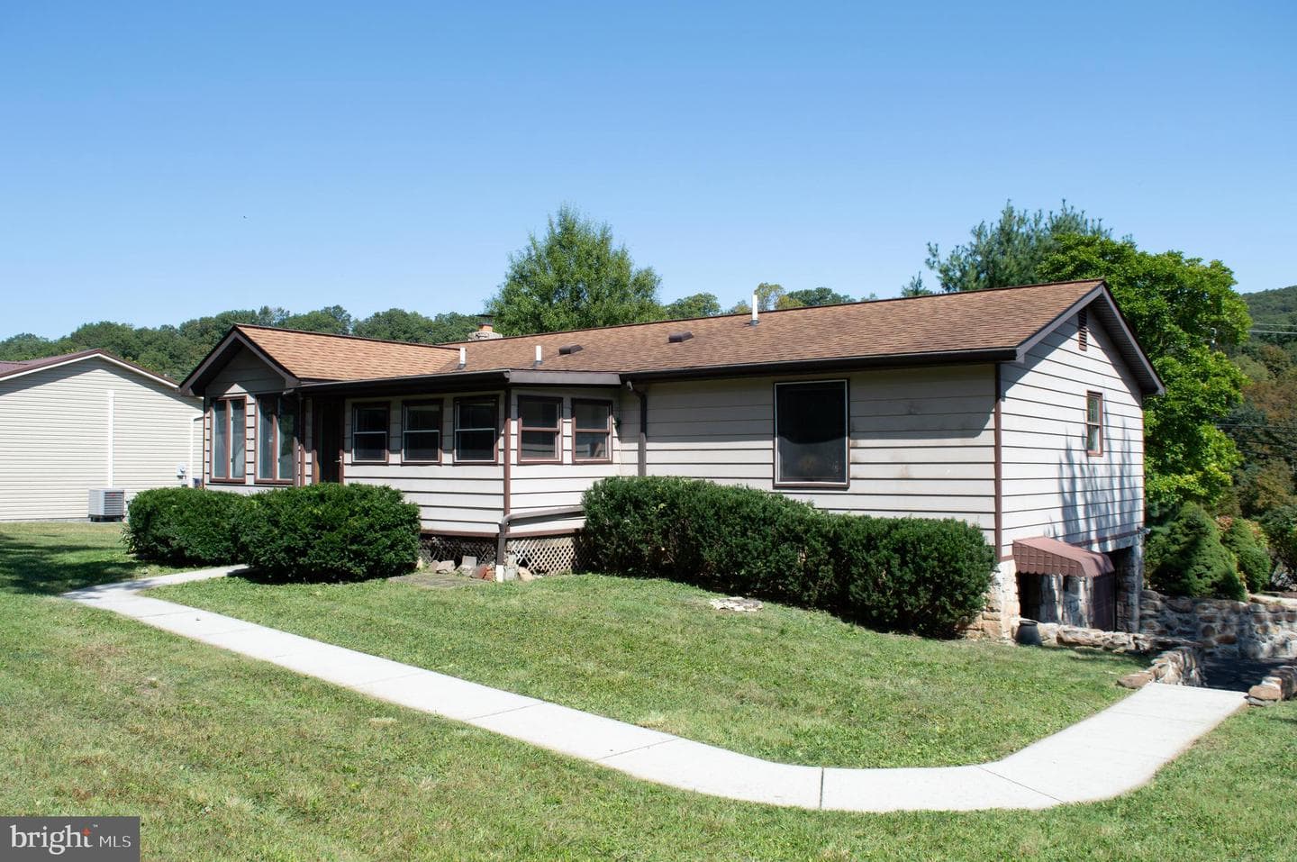 12713 Winchester photo 10