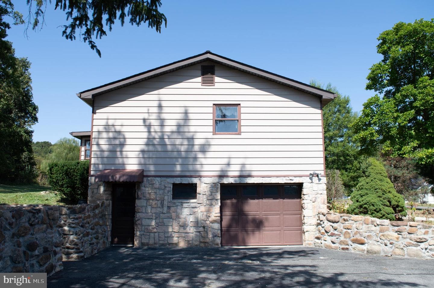 12713 Winchester photo 16