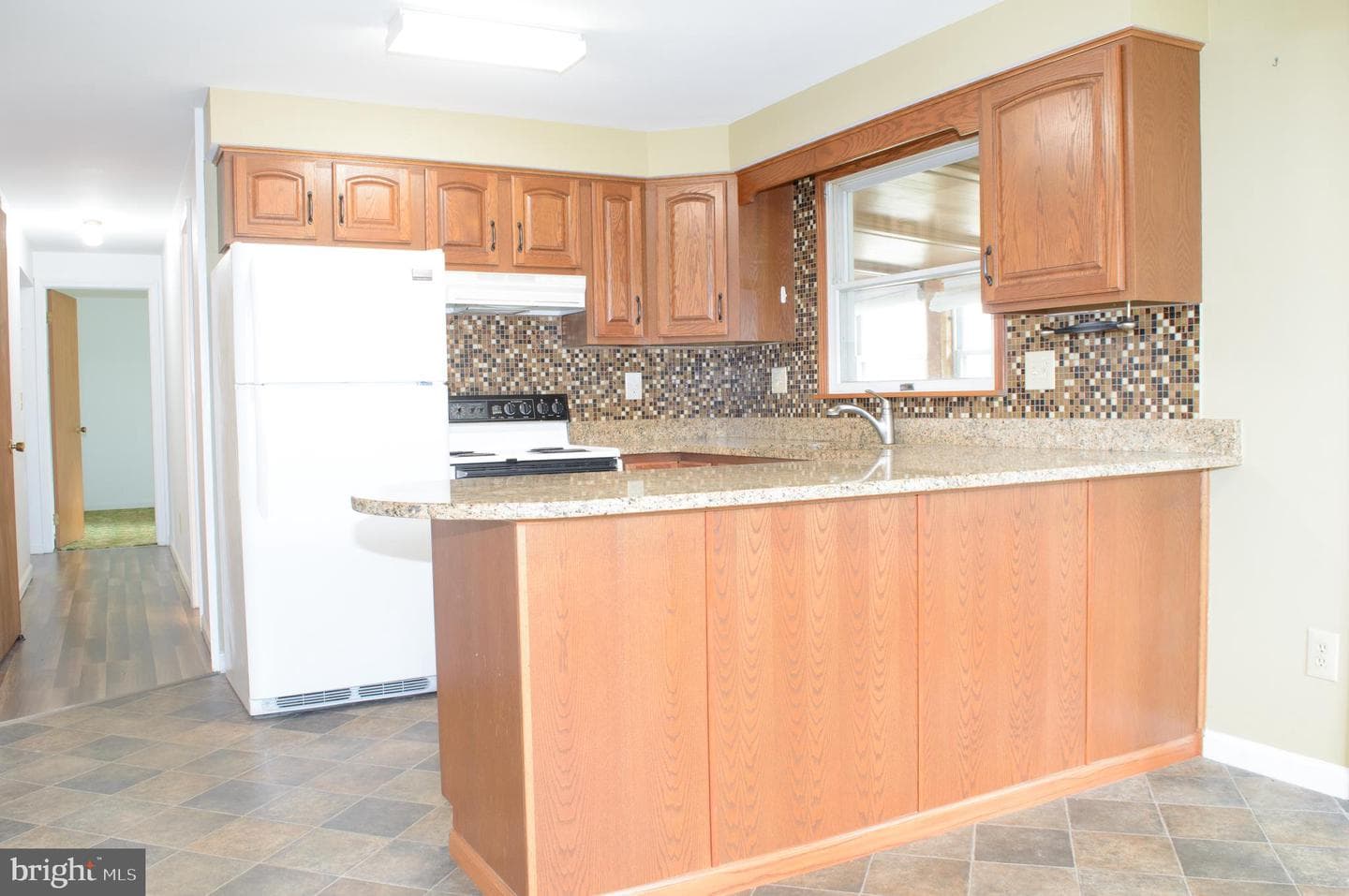 12713 Winchester photo 19