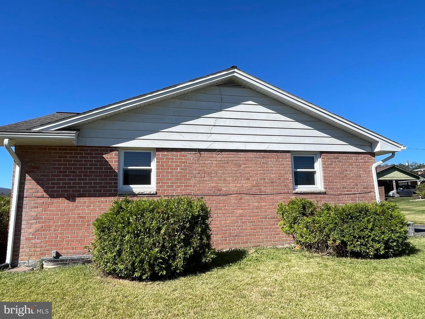 1430 Magnolia Court photo 4