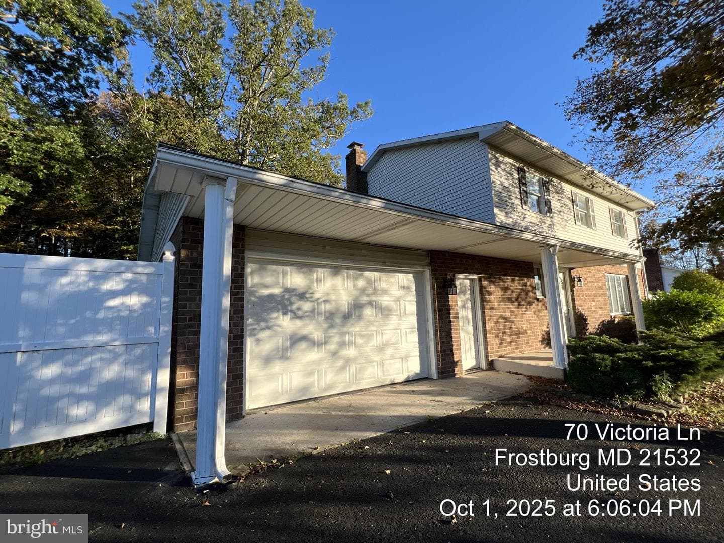 70 Victoria Lane photo 2
