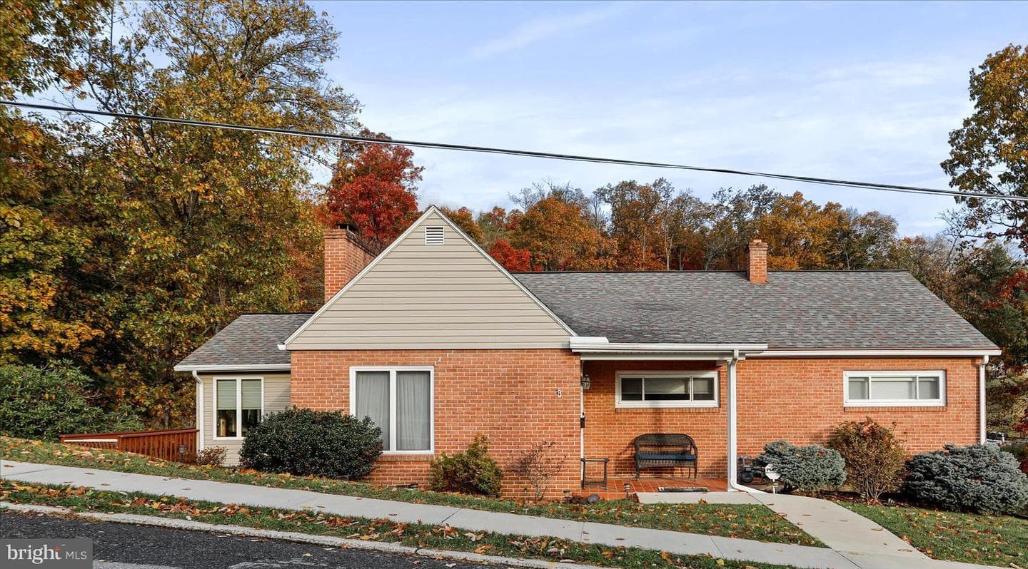 811 Camden Avenue photo 3