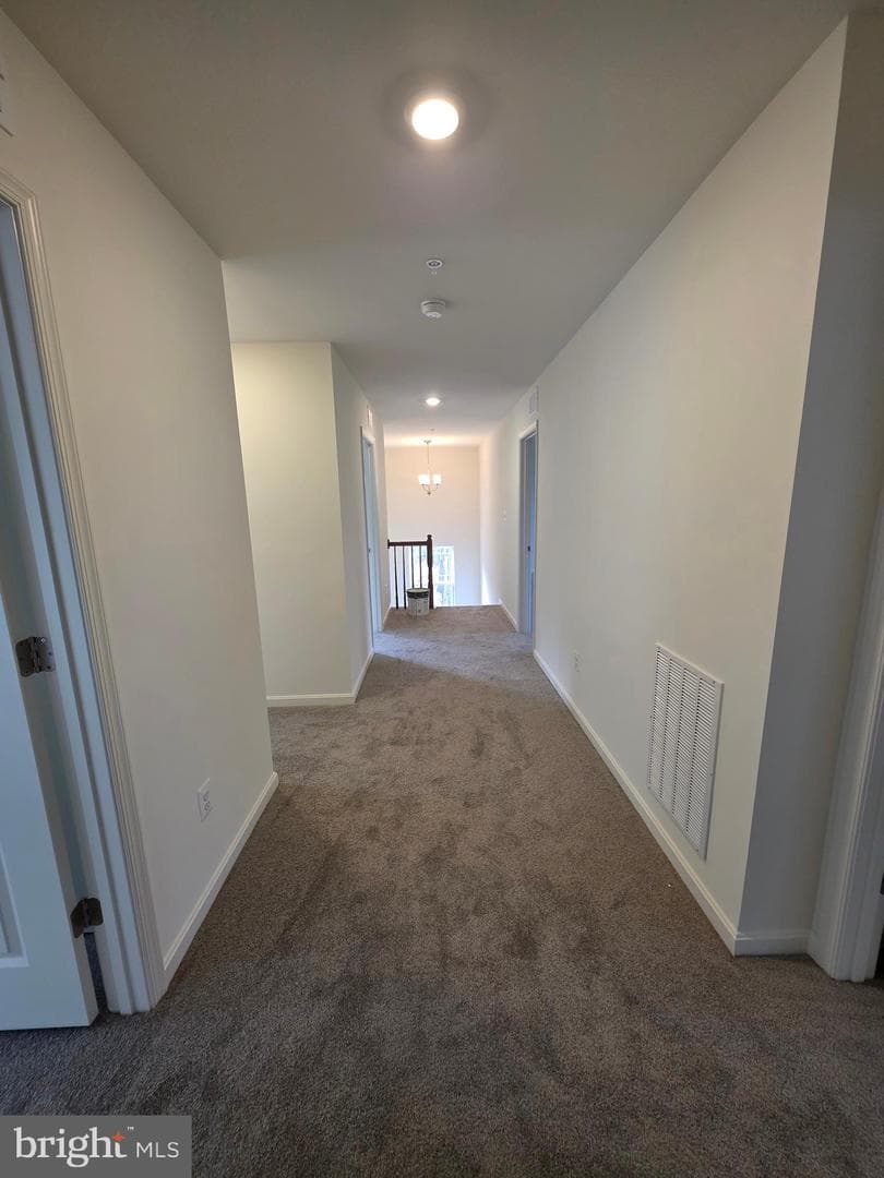 Skyview Drive W photo 28
