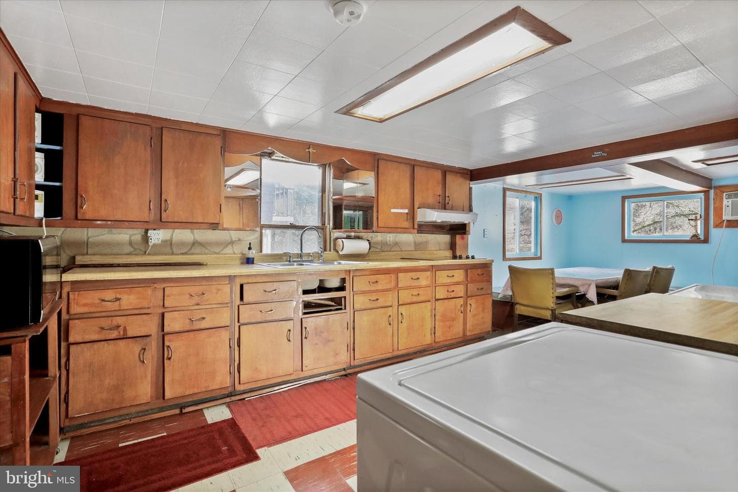 712 Golden Lane photo 7