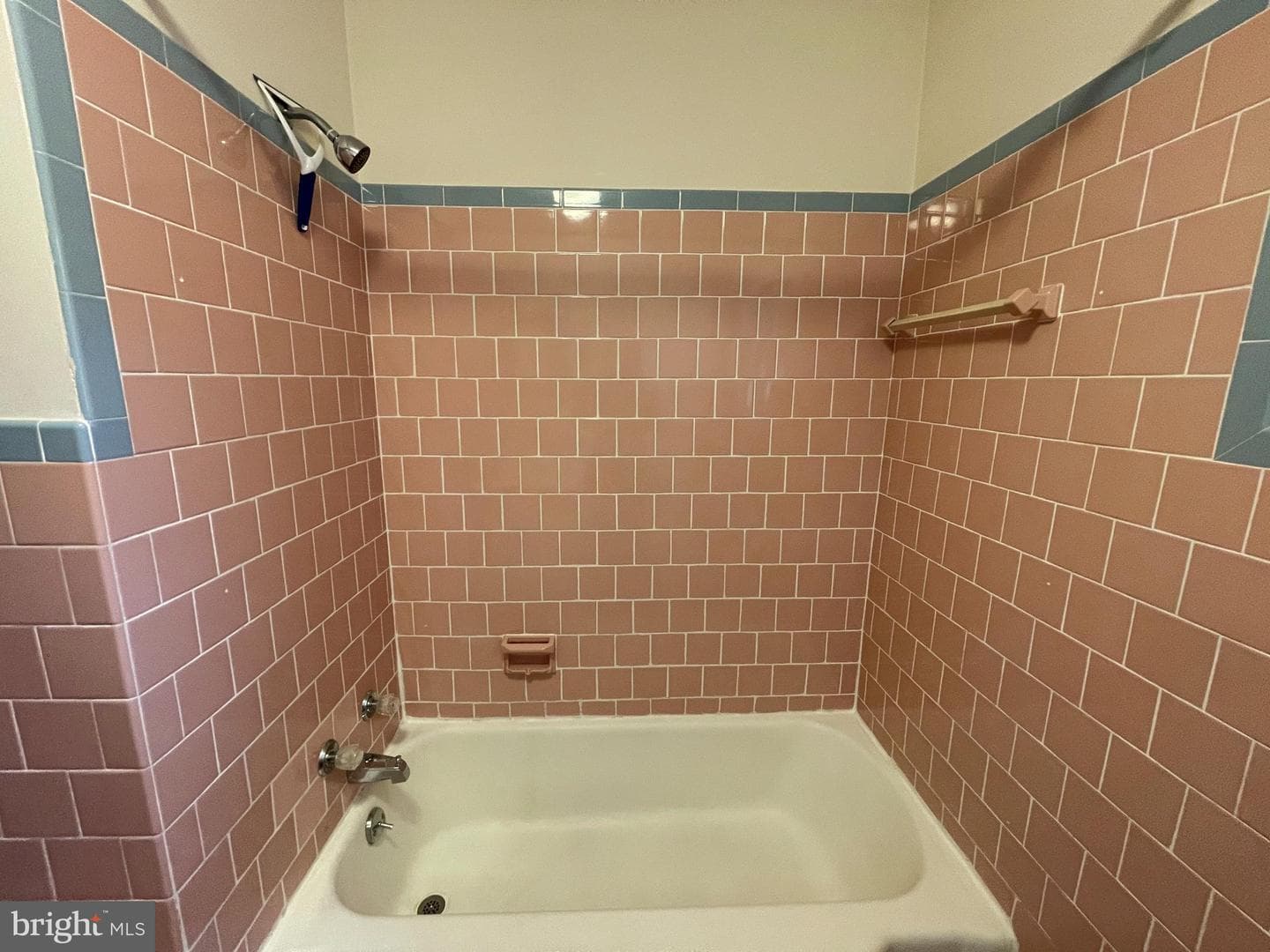 1806 Holland Street photo 12
