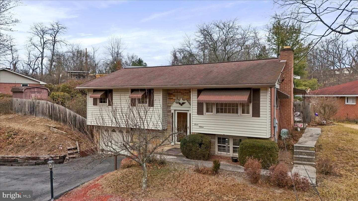 716 Winifred Road photo 4