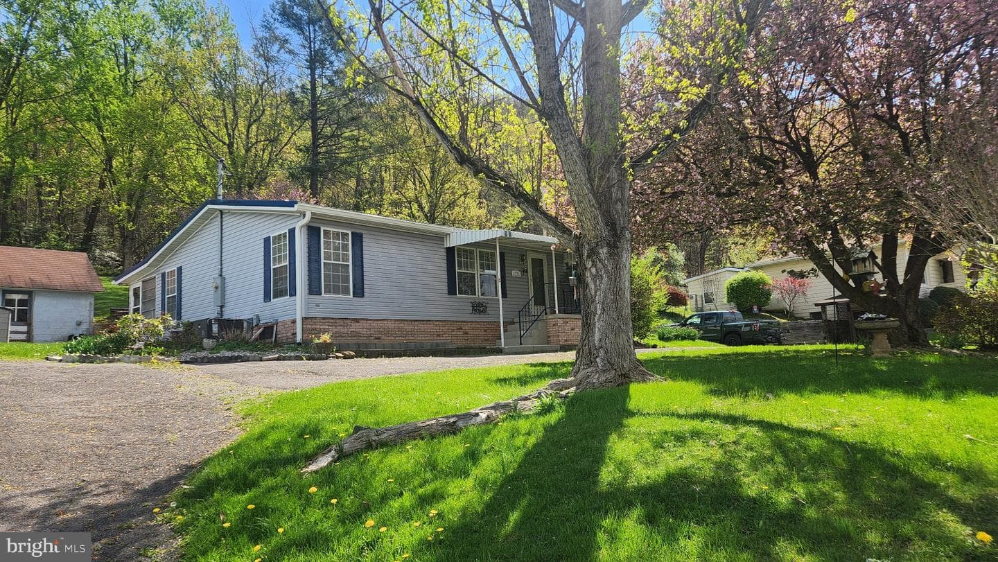 14706 Uhl Highway SE photo 1