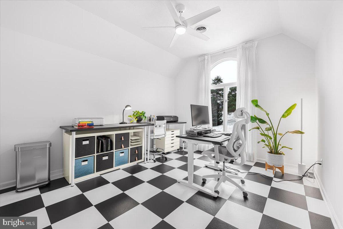 887 Weires Avenue photo 46