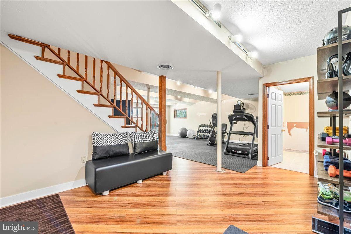 887 Weires Avenue photo 62