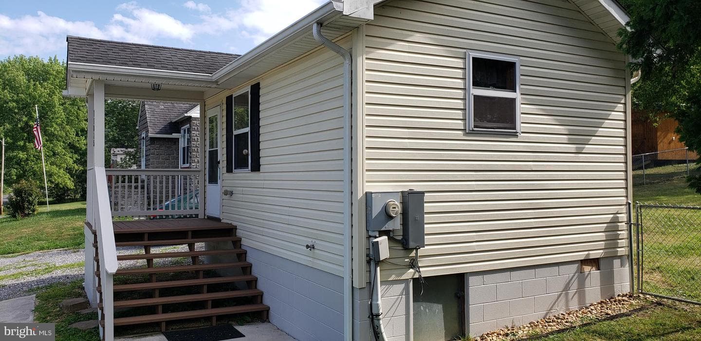 12815 Bowling Street photo 3