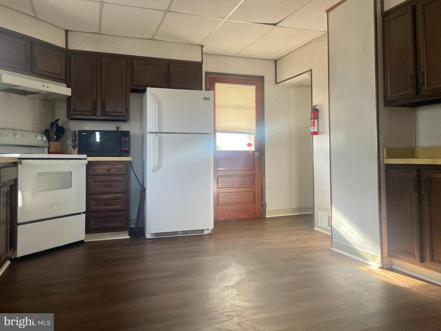 164 E College Avenue photo 8