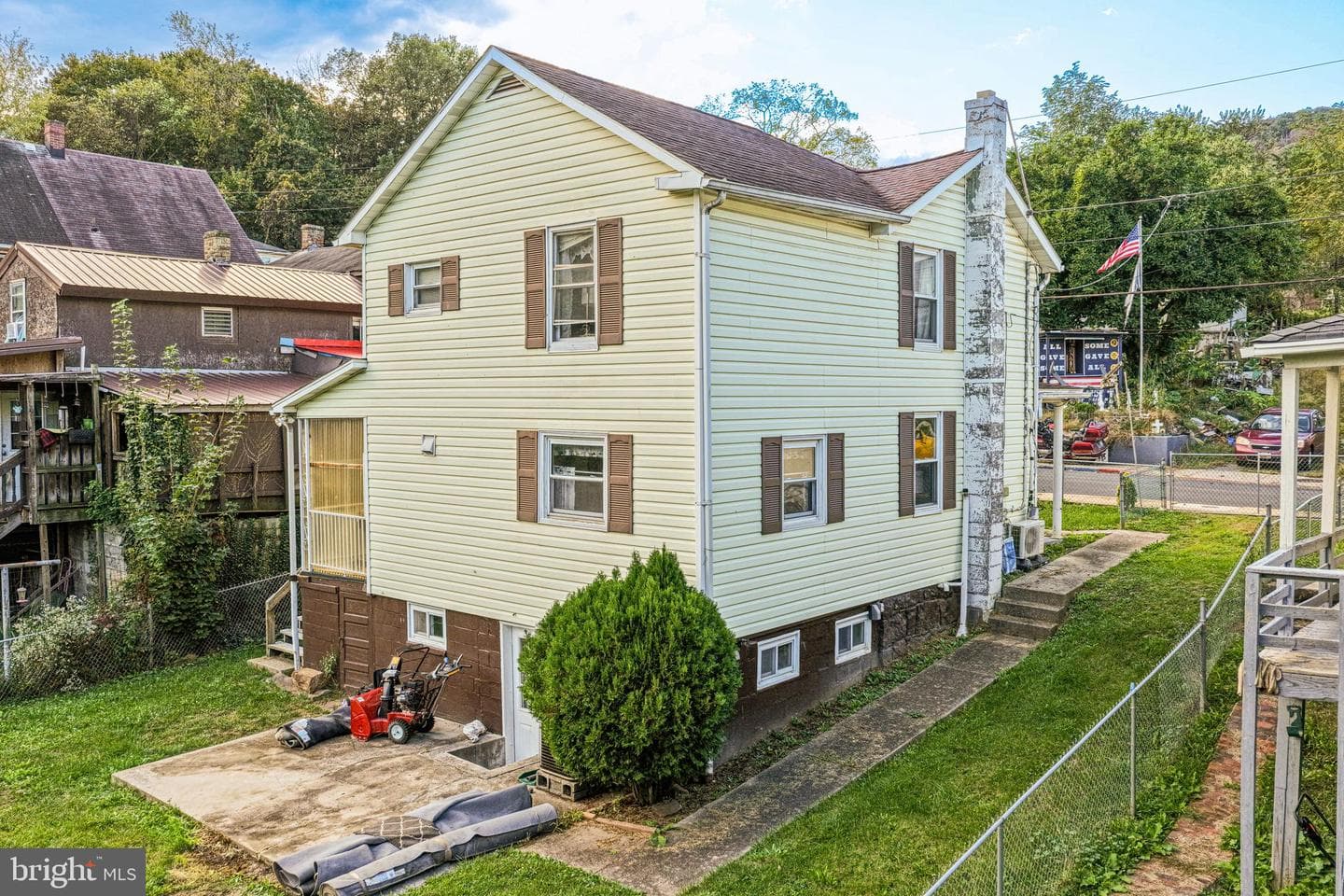 312 Hammond Street photo 21