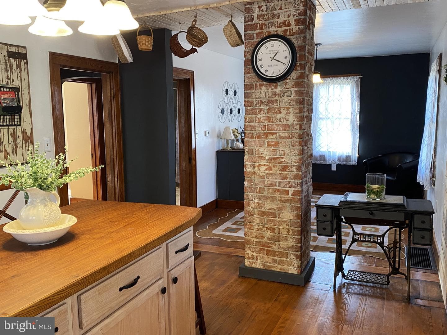 1012 Kent Avenue photo 11