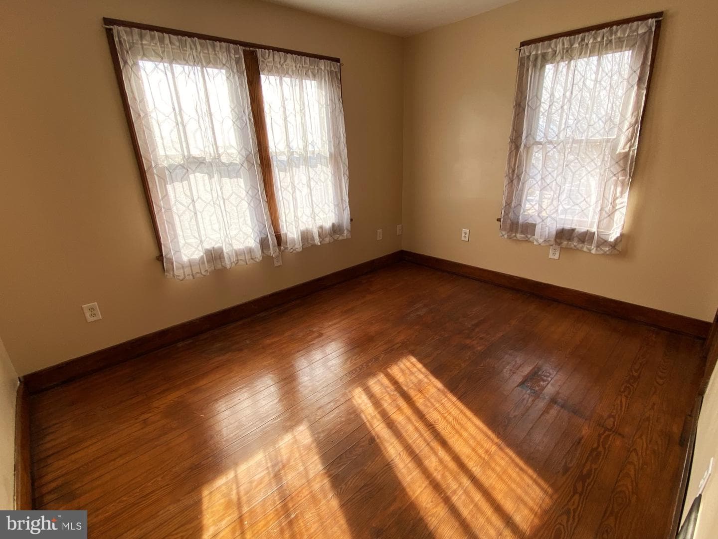 1012 Kent Avenue photo 27
