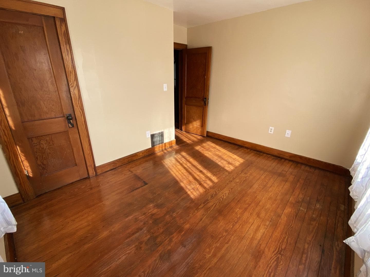 1012 Kent Avenue photo 28