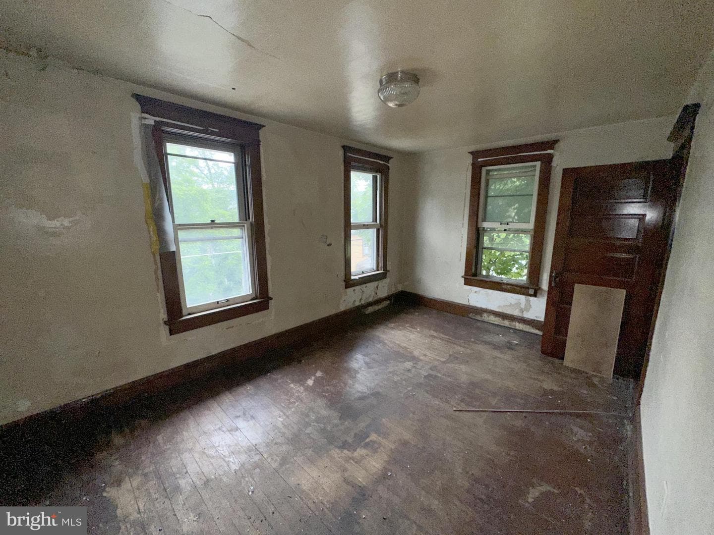 648 Baker Street photo 22