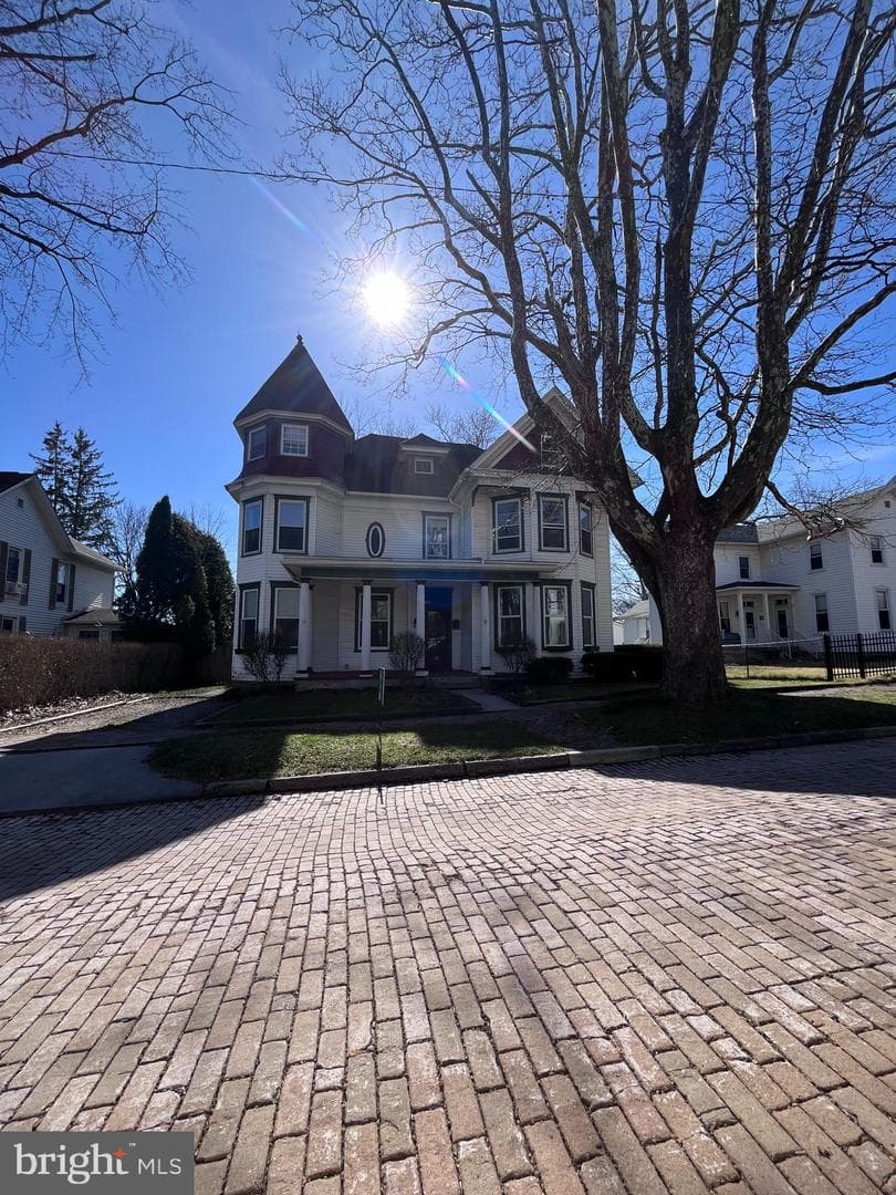 30 Frost Avenue photo 2