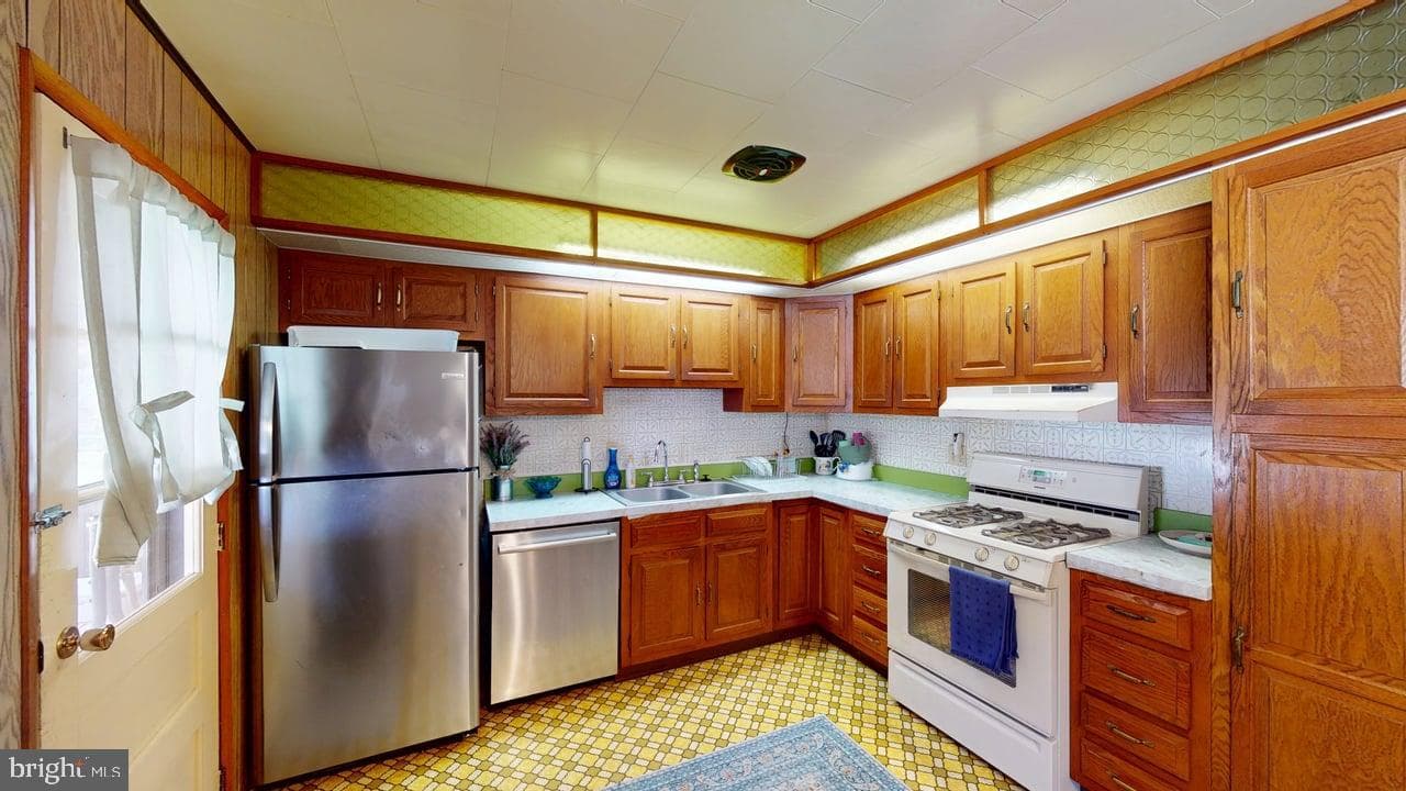 216 Mckinley Street photo 10