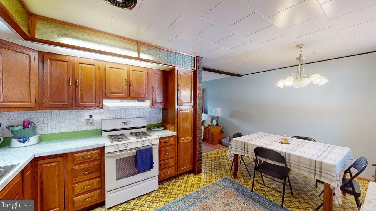 216 Mckinley Street photo 11