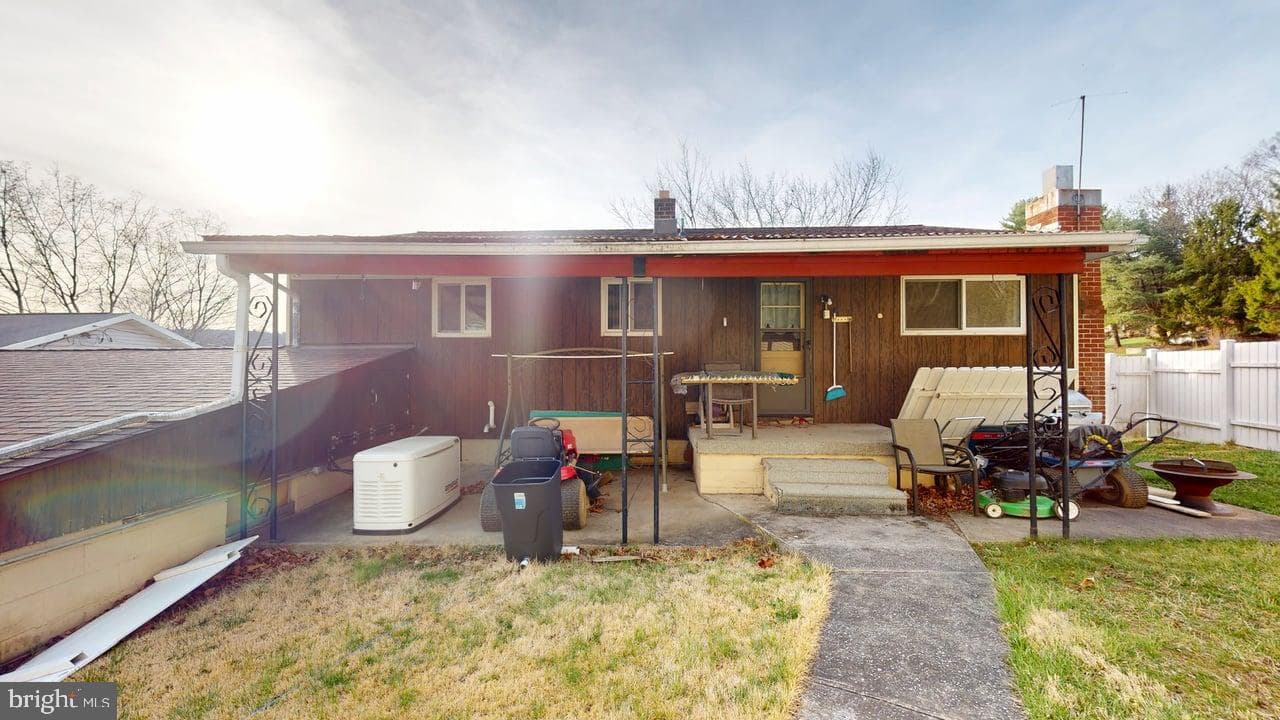 216 Mckinley Street photo 42