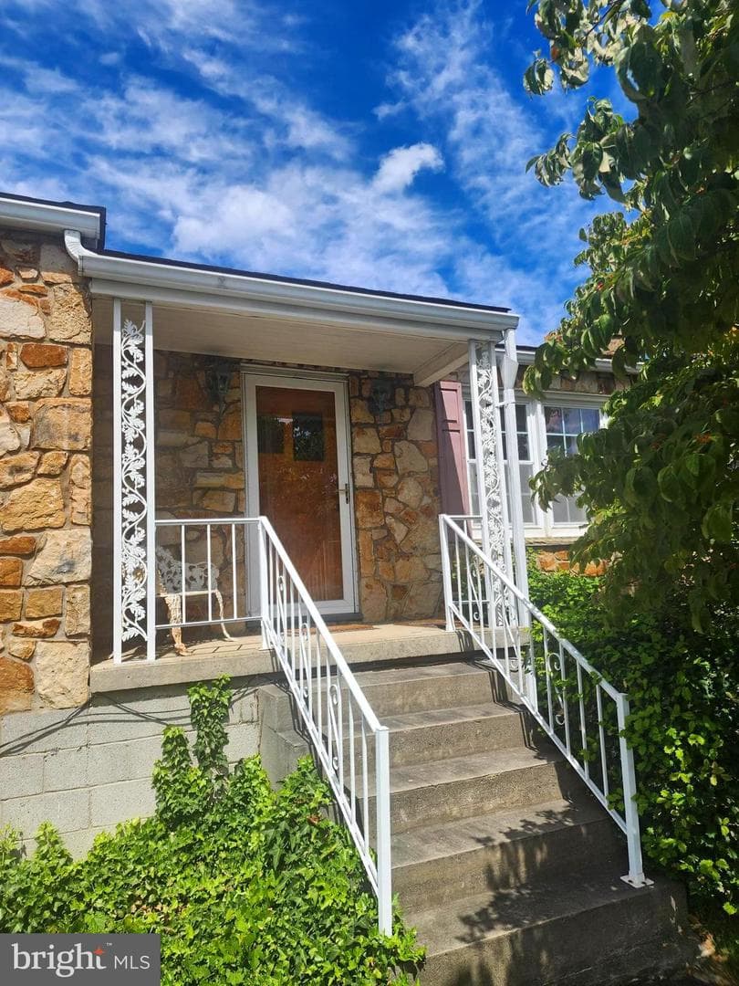 1006 Kent Avenue photo 6