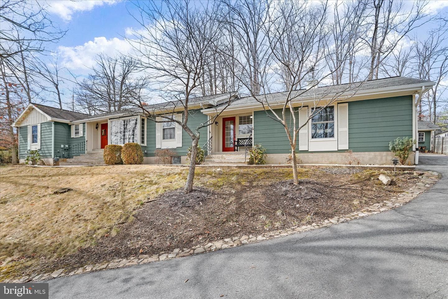 1039 Longwood Avenue photo 4