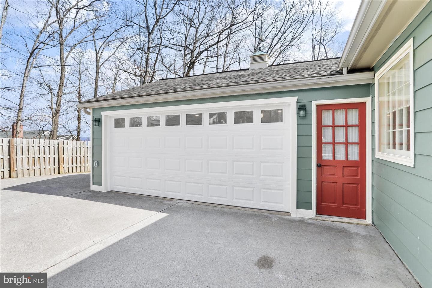 1039 Longwood Avenue photo 6