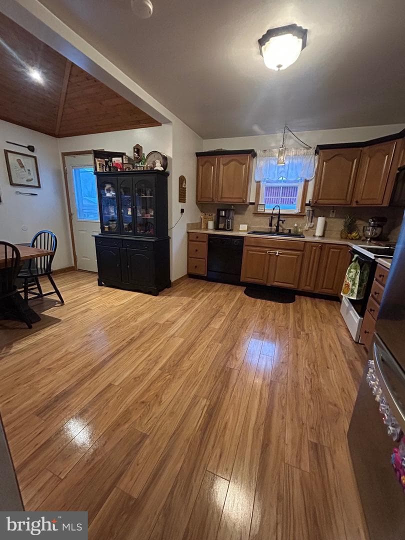 14700 Oakwood Street photo 12
