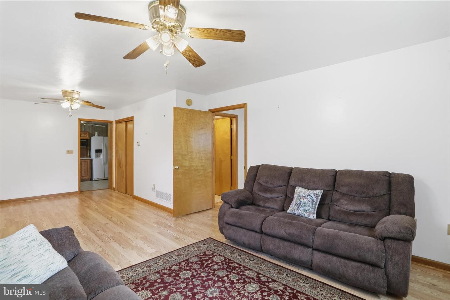 13 S Woodlawn Avenue photo 21