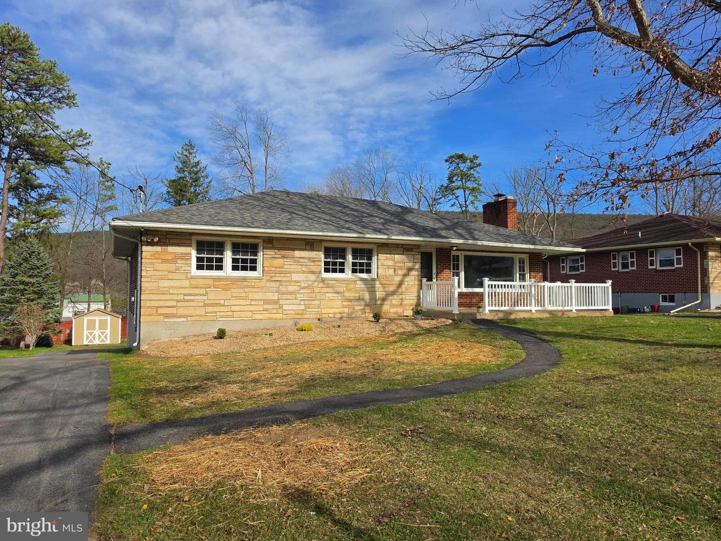 11 Linda Way photo 4