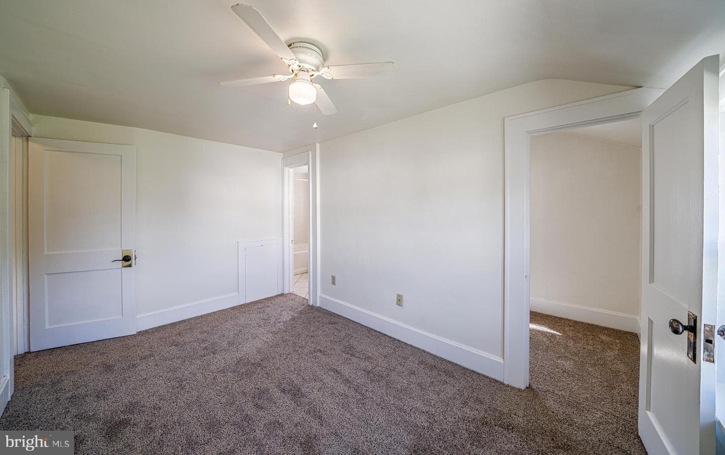 14015 Bedford Road NE photo 28
