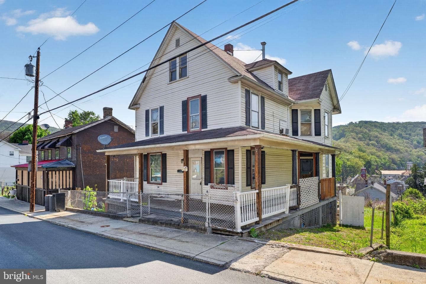 306 Hammond Street photo 27