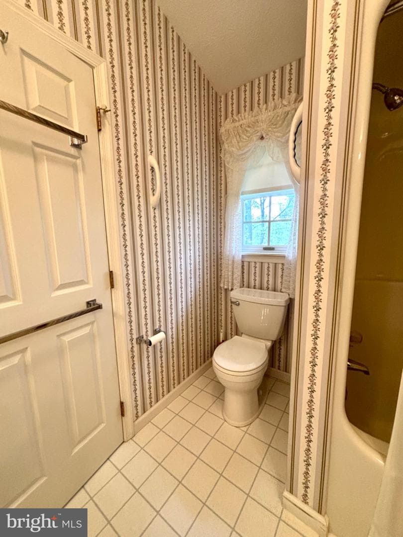 209 James Court photo 30