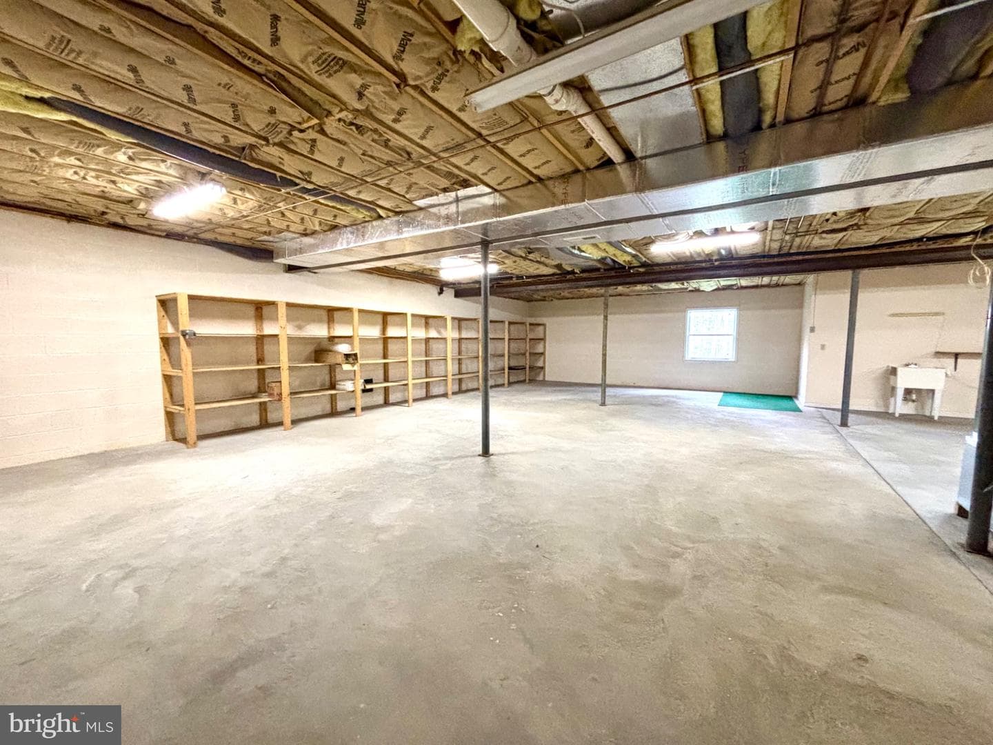 209 James Court photo 39