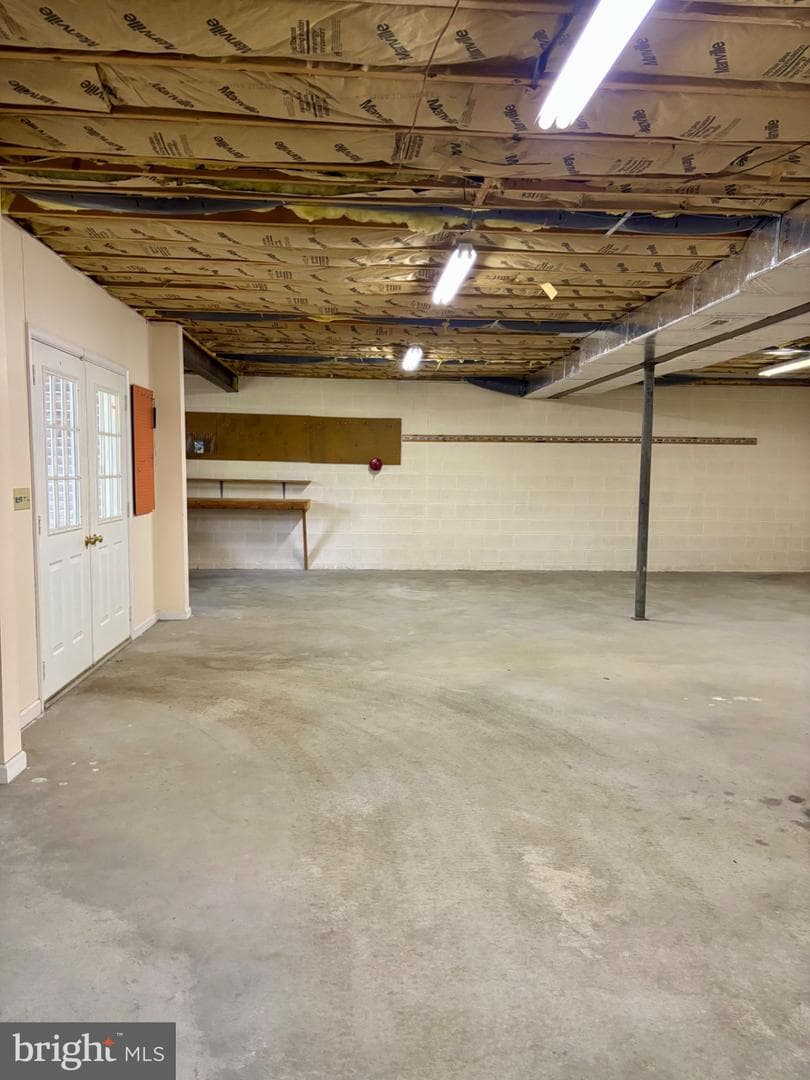 209 James Court photo 42