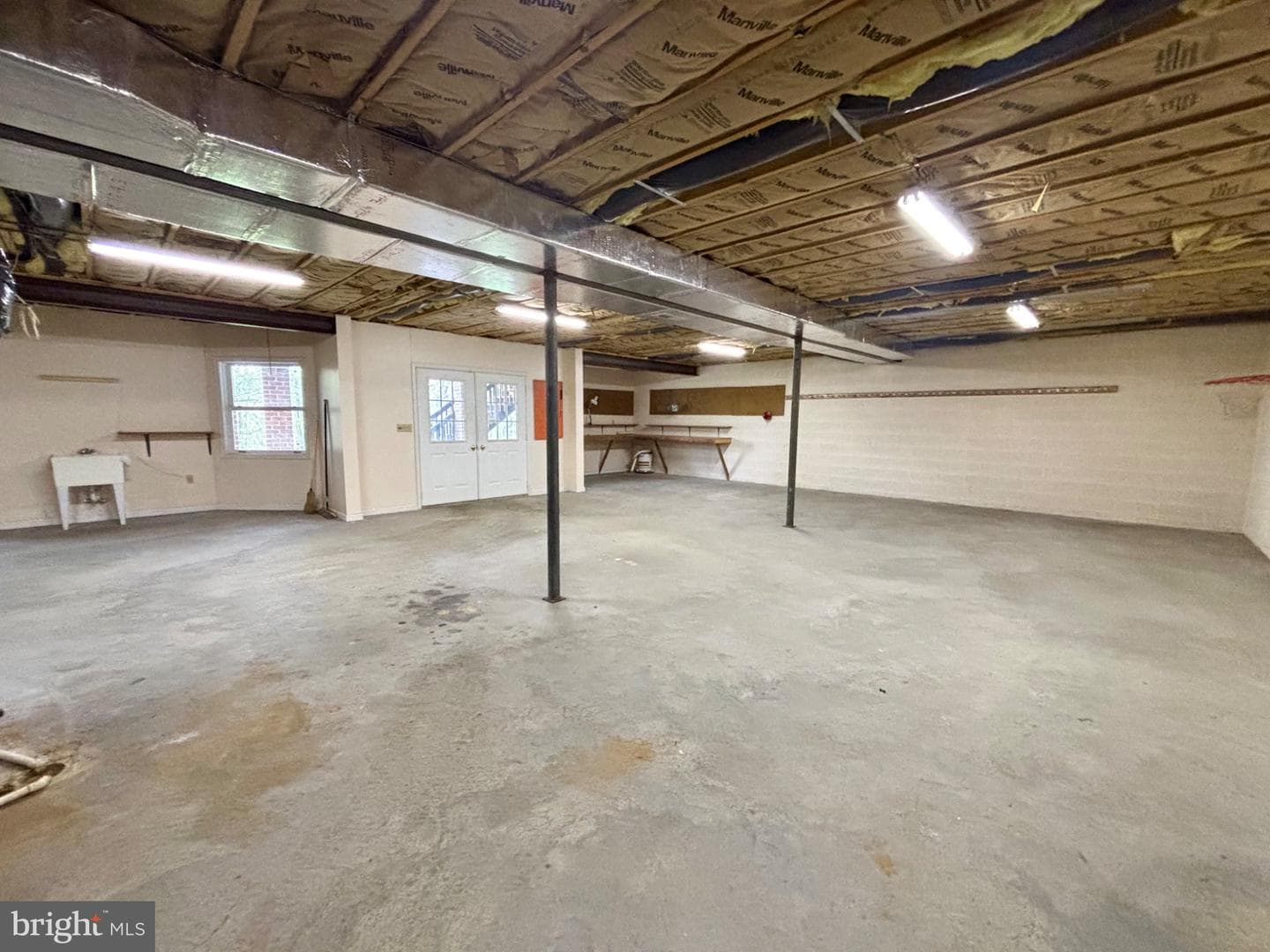209 James Court photo 43