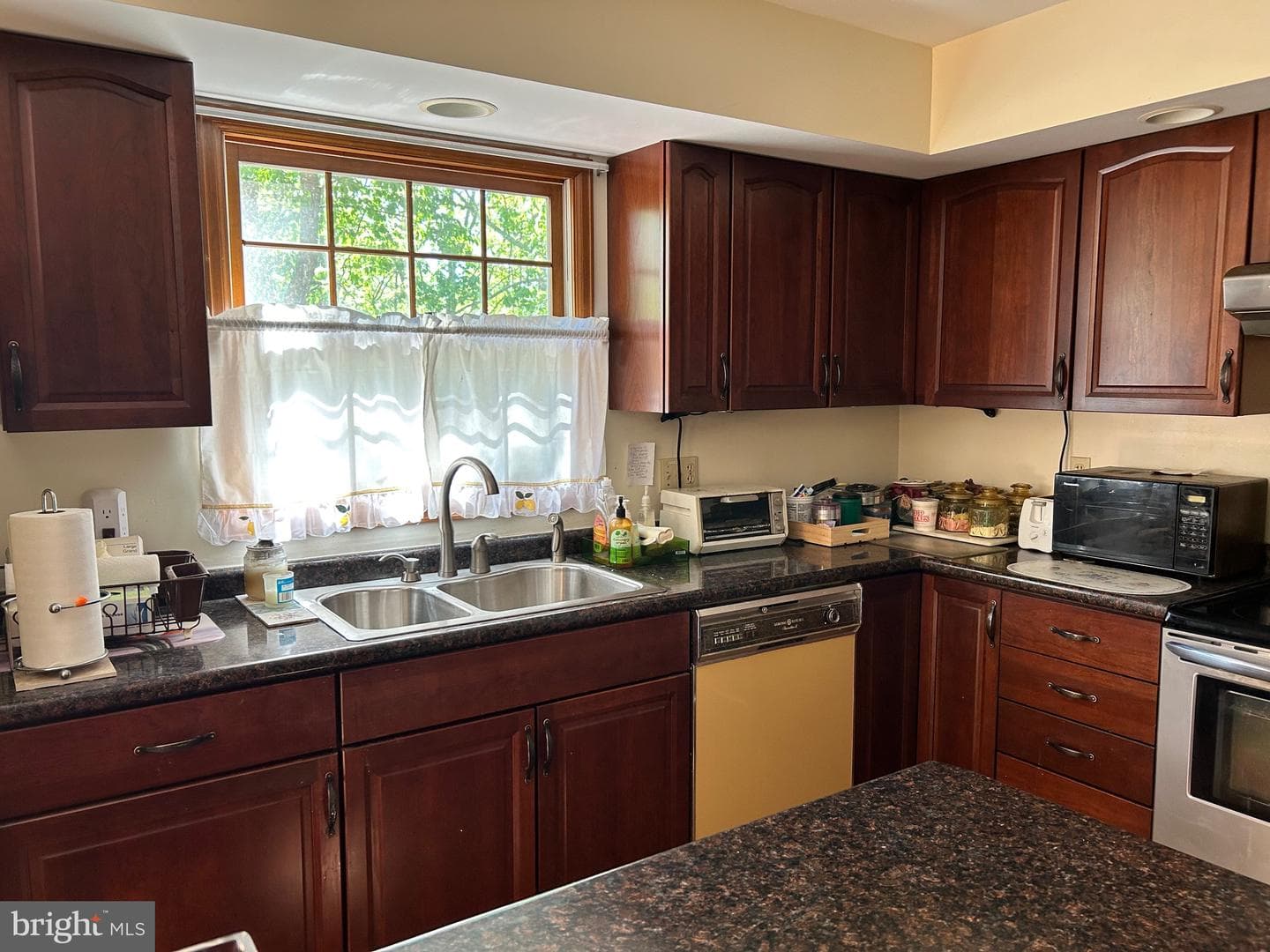 1048 Bishop Walsh Road photo 11