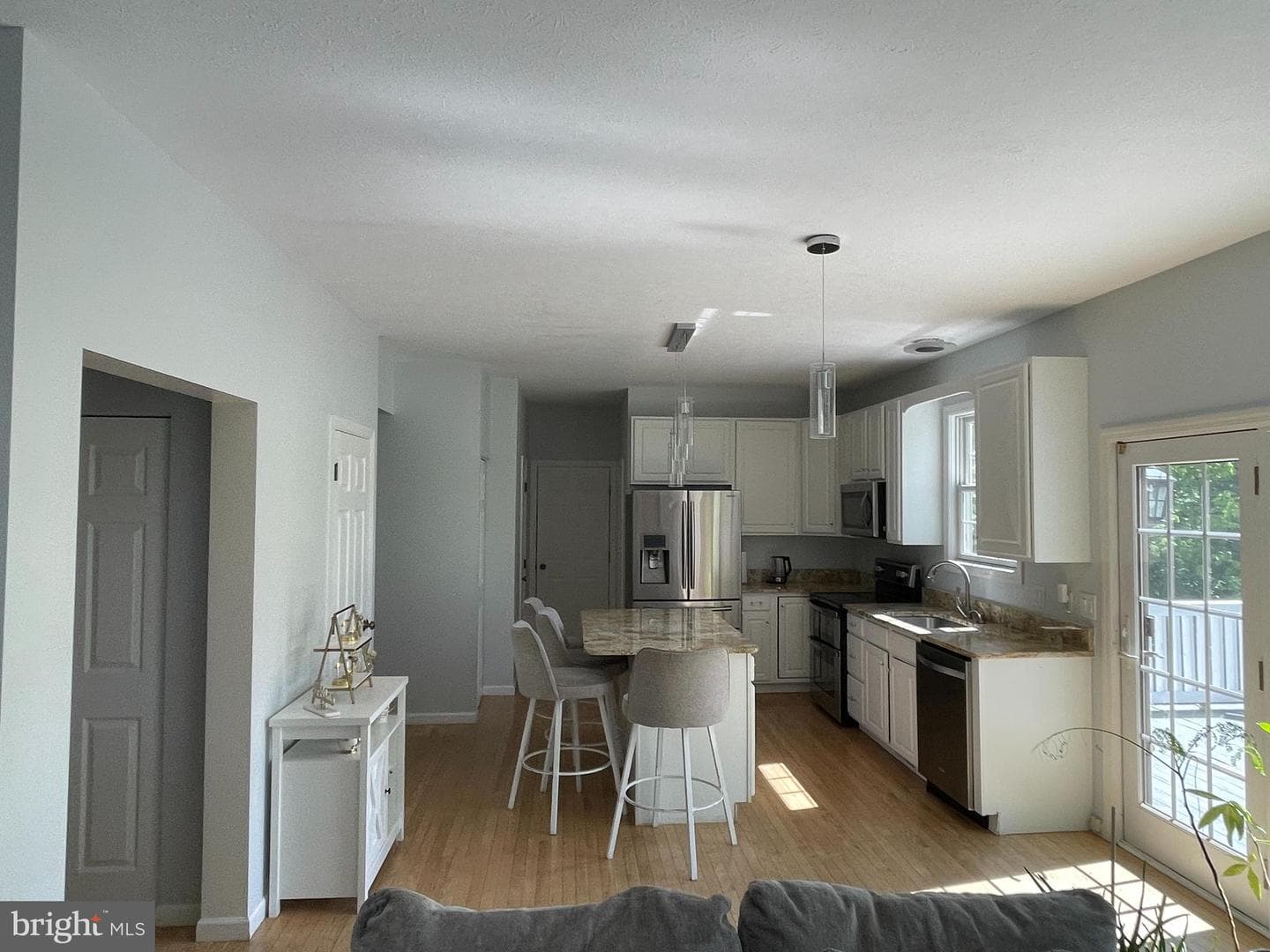1044 Longwood Avenue photo 11