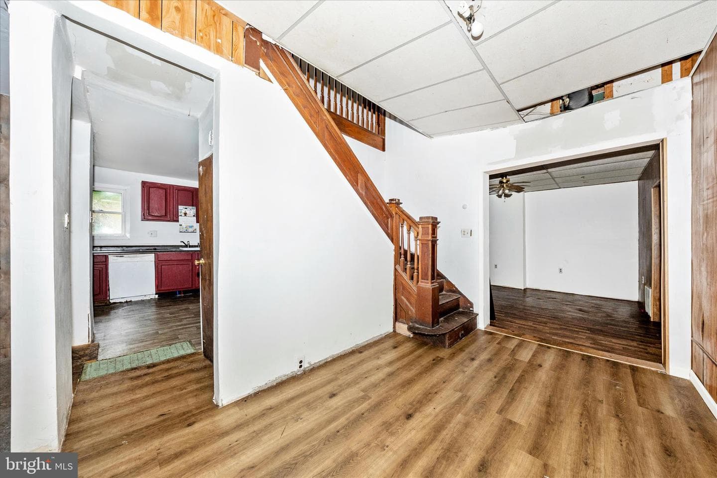 439 Waverly Terrace photo 3
