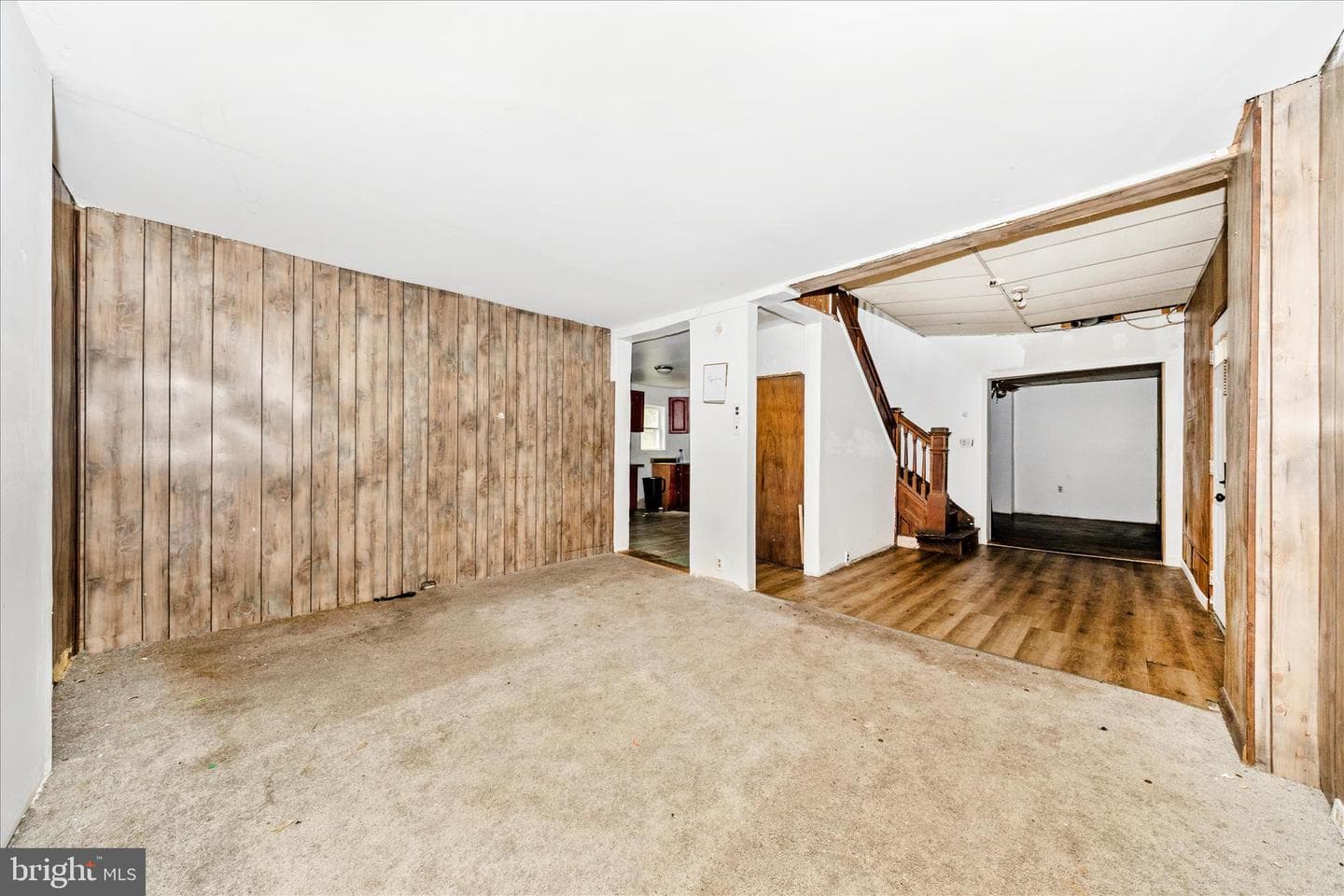 439 Waverly Terrace photo 4