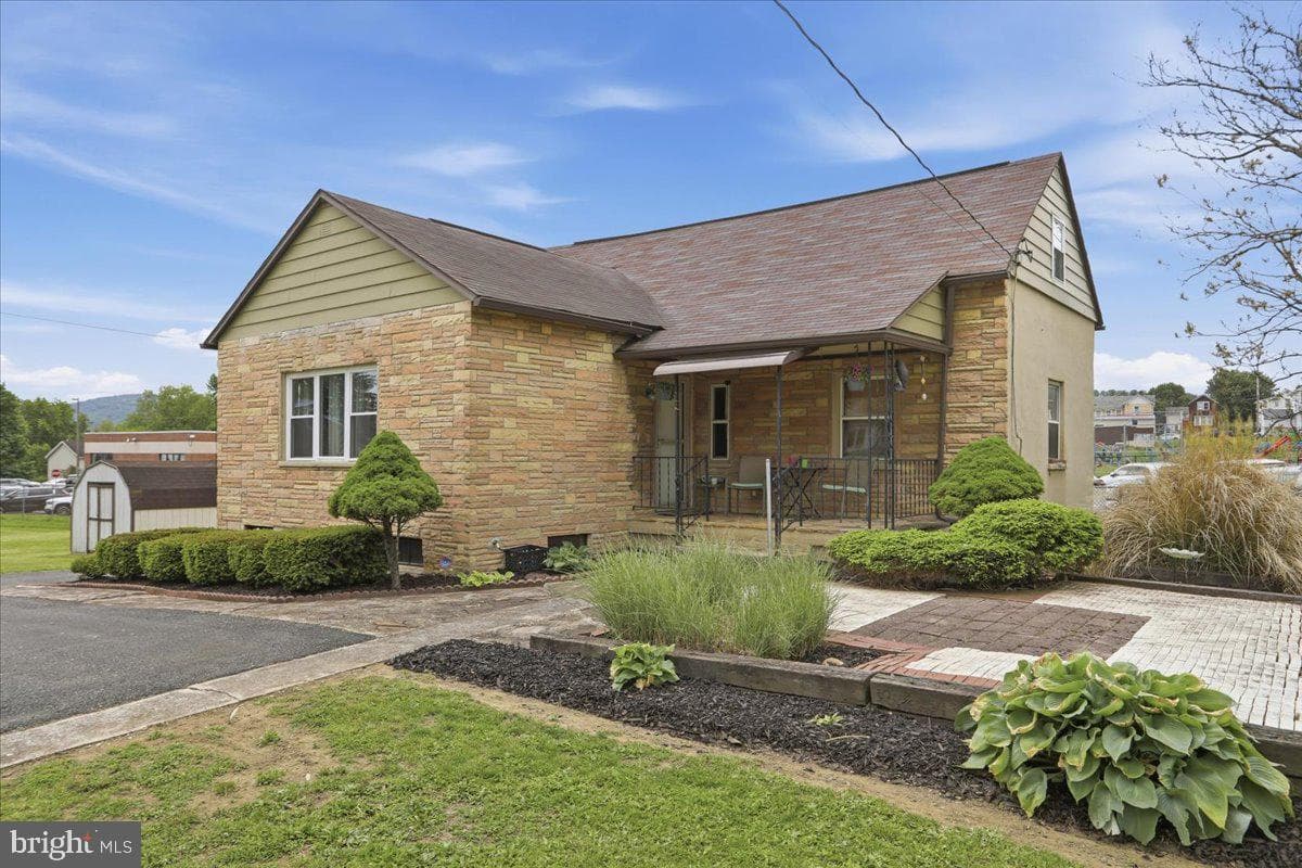 111 Wempe Dr photo 2
