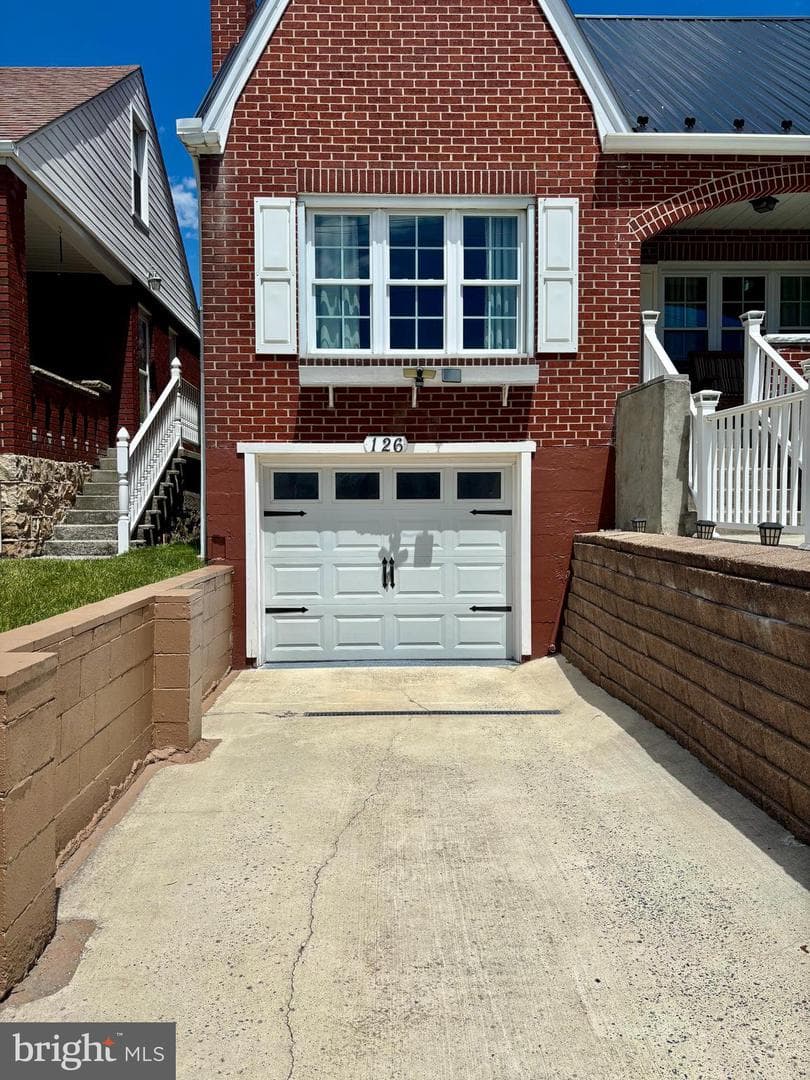 126 Washington Street photo 4