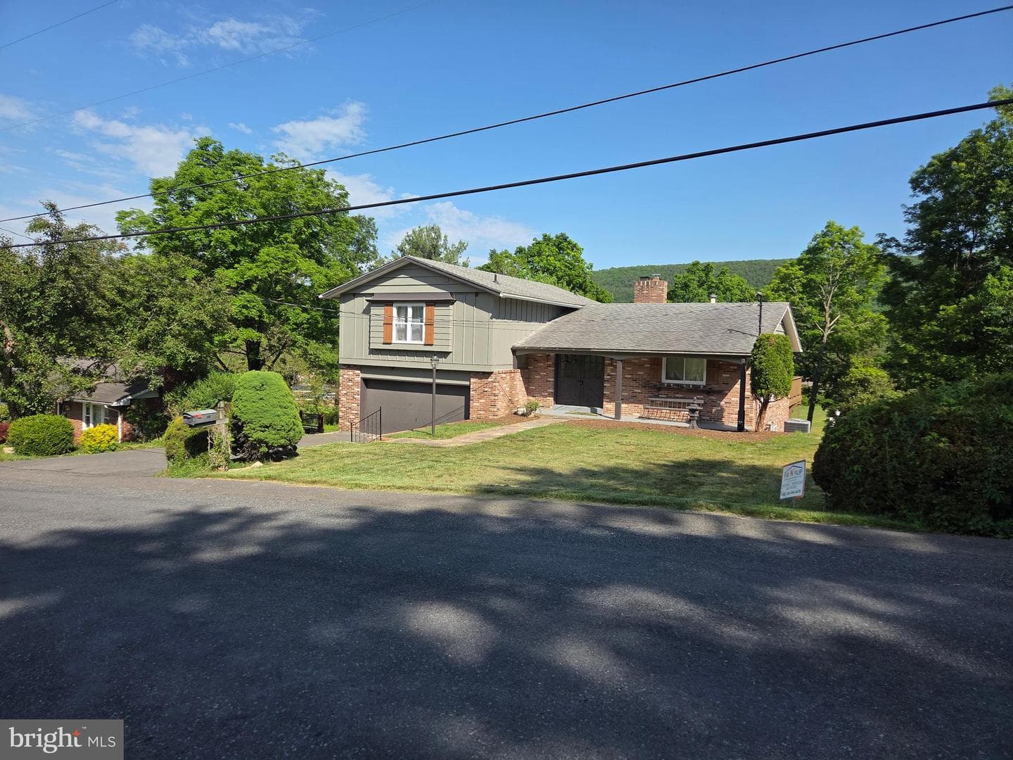 1028 Weires Ave photo 2