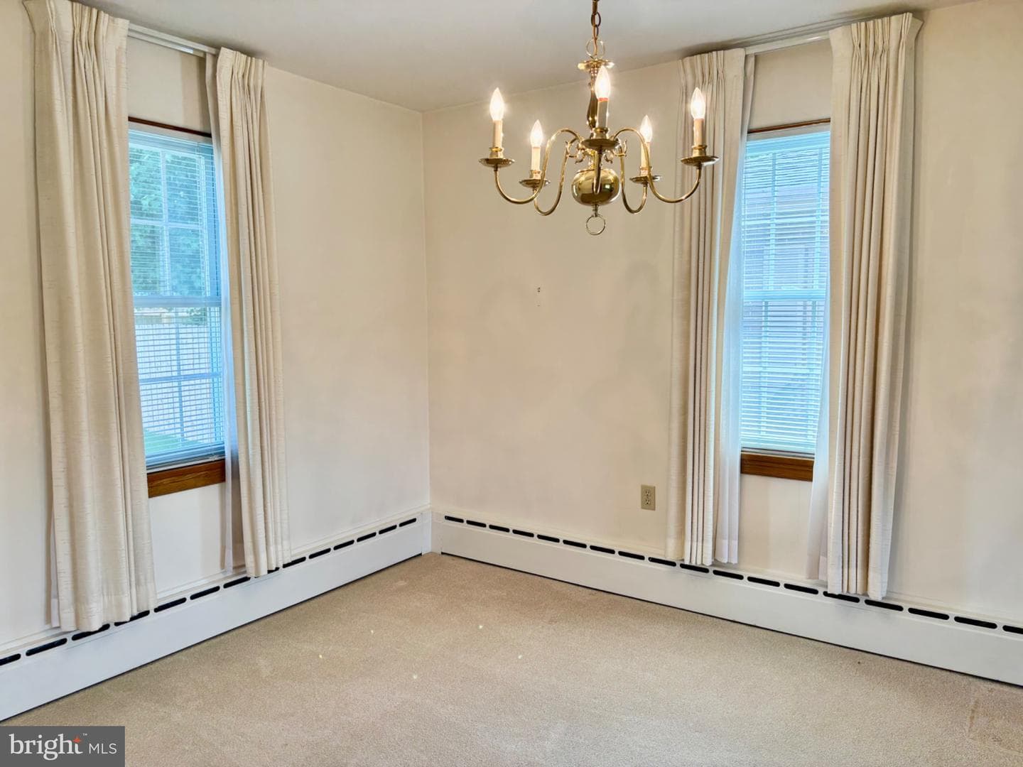 174 Washington Street photo 13